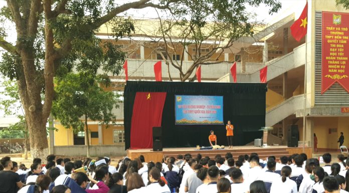 CAO ĐẲNG ĐIỆN LỰC MIỀN BẮC tham gia ngày hội tư vấn hướng nghiệp tại Trường THPT Bến Tre