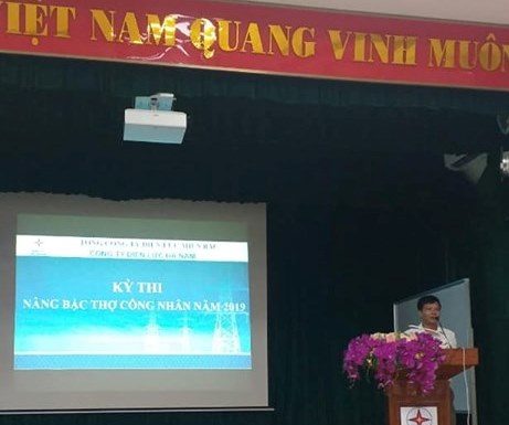 Tổ chức thi nâng bậc cho công nhân PC Hà Nam