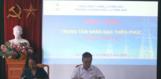 Trường Cao đẳng Điện lực miền Bắc trao tặng trang thiết bị cho Trung tâm nhân đạo Thiên Phúc