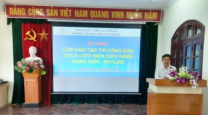 Trường Cao đẳng Điện lực miền Bắc: Bế giảng lớp 1 “Đào tạo thi công, sửa chữa lưới điện 22kV đang vận hành”