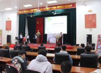 Tập trung đầu tuần HSSV Trường Cao đẳng Điện lực miền Bắc