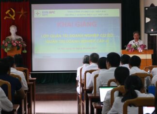 Trường Cao đẳng Điện lực miền Bắc khai giảng lớp Đào tạo cán bộ quản lý cấp 4 trong Tổng Công ty Điện lực miền Bắc