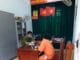 Mặc đồ công nhân điện lực đi bán dây điện, gặp công nhân điện lực thật thì… bỏ chạy