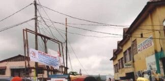 Đứt dây cáp điện cao thế ở chợ Congo, 26 người tử nạn