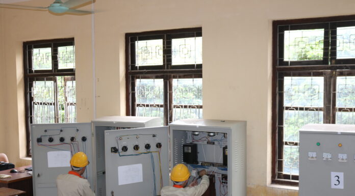 Sinh viên Trường Cao đẳng Điện lực miền Bắc tích cực chuẩn bị tham dự hội thi HSSV giỏi cấp trường năm 2022