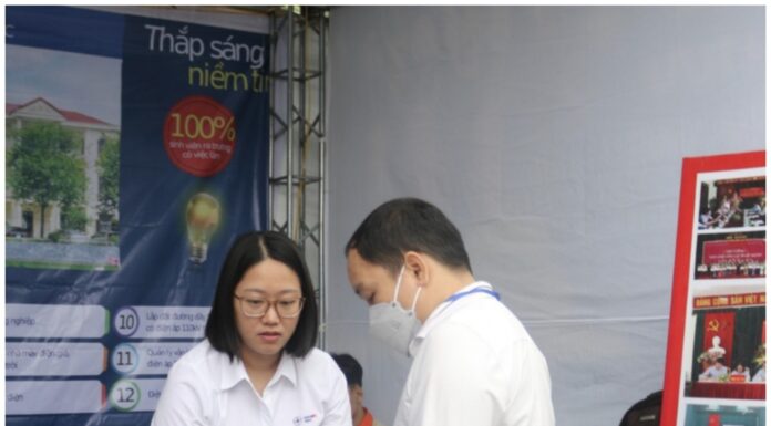 Thầy trò NEPC với Ngày hội gắn kết giáo dục nghề nghiệp Thủ đô với thị trường lao động năm 2023
