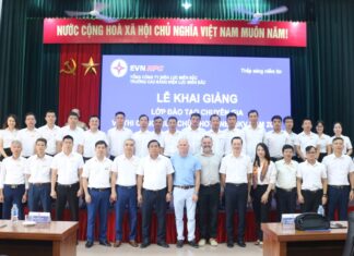 NEPC khai giảng lớp Hotline 35kV