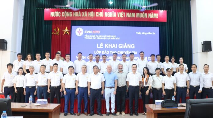 NEPC khai giảng lớp Hotline 35kV