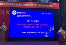 NEPC bế giảng lớp hotline xe gầu 22kV