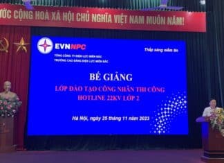 NEPC bế giảng lớp hotline xe gầu 22kV