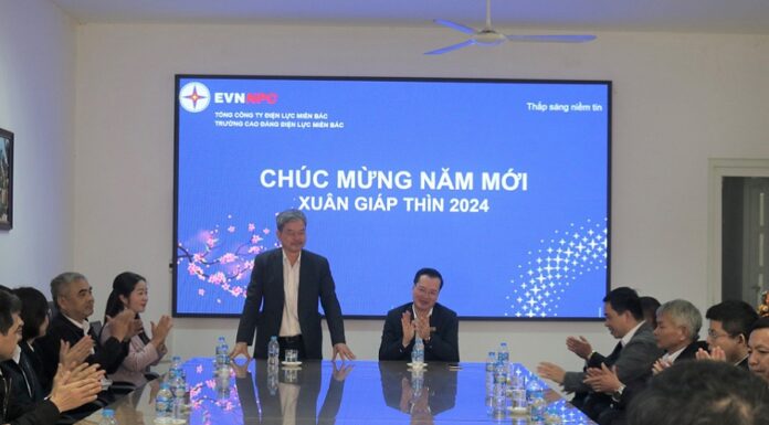 Phó Tổng Giám đốc EVNNPC về thăm và chúc Tết NEPC