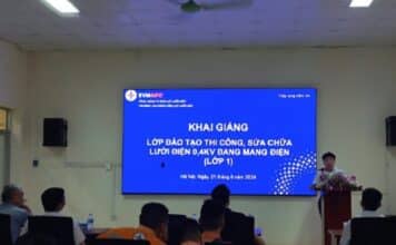 Trường Cao đẳng Điện lực miền Bắc tổ chức khóa Đào tạo thi công, sửa chữa lưới điện 0,4kV đang mang điện cho công nhân các Công ty Điện lực thuộc EVNNPC
