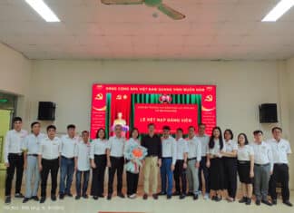 Đảng bộ Trường Cao đẳng Điện lực miền Bắc tổ chức kết nạp 4 Đảng viên mới