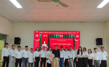 Đảng bộ Trường Cao đẳng Điện lực miền Bắc tổ chức kết nạp 4 Đảng viên mới