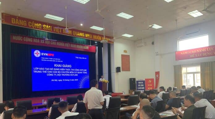 Lớp “Đào tạo bổ sung kiến thức thi công hotline trung thế và Văn hóa an toàn trong thi công hotline” với chuyến đi thực tế ý nghĩa tại miền Nam