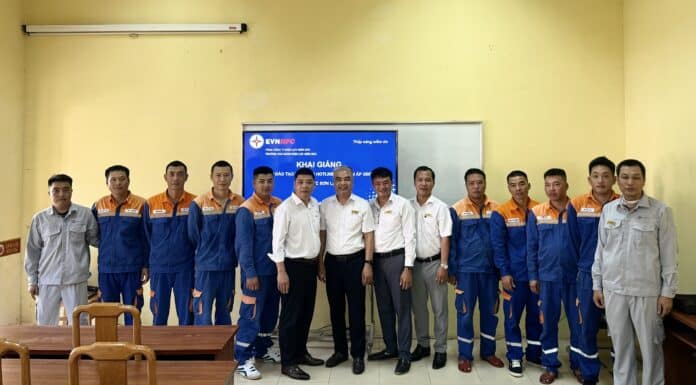NEPC khai giảng lớp “Đào tạo thi công hotline cấp điện áp 35kV” cho Công ty Điện lực Sơn La