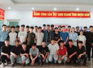 TÂN SINH VIÊN LỚP CĐQL3K59 THĂM QUAN PHÒNG TRUYỀN THỐNG TRƯỜNG CAO ĐẲNG ĐIỆN LỰC MIỀN BẮC
