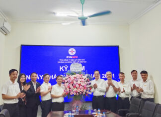 Đoàn Lãnh đạo Tổng công ty Điện lực miền Bắc đến thăm và chúc mừng Trường Cao đẳng Điện lực miền Bắc nhân ngày Nhà giáo Việt Nam 20/11