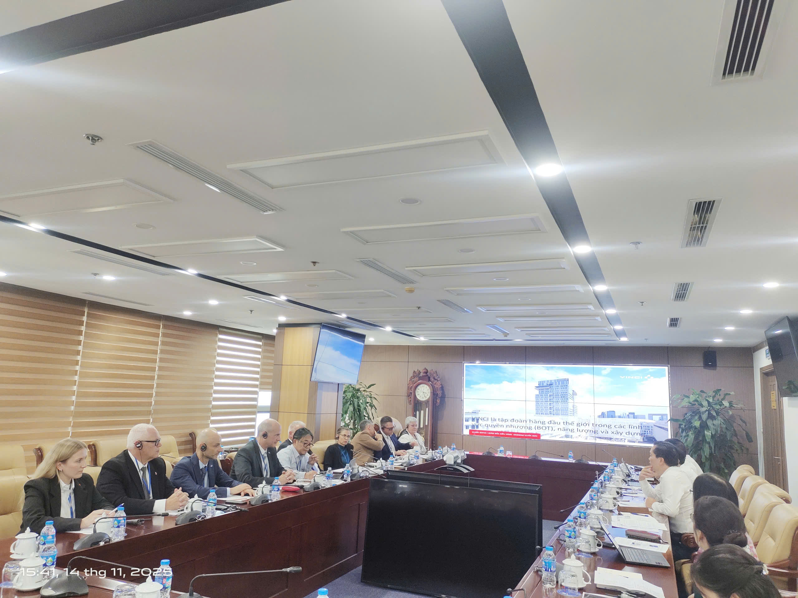 HỘI ĐÀM CẤP CAO GIỮA EVNNPC, NEPC VÀ PHÁI ĐOÀN CỘNG HÒA LIÊN BANG ĐỨC: HIỆN THỰC HÓA DỰ ÁN HỢP TÁC ĐÀO TẠO NHÂN LỰC CHẤT LƯỢNG CAO NGÀNH ĐIỆN