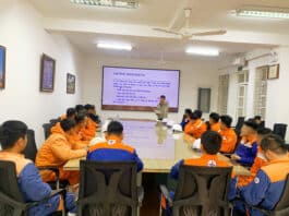 Khai giảng lớp đào tạo công nhân thi công sửa chữa hotline 22kV mới (Lớp 2)