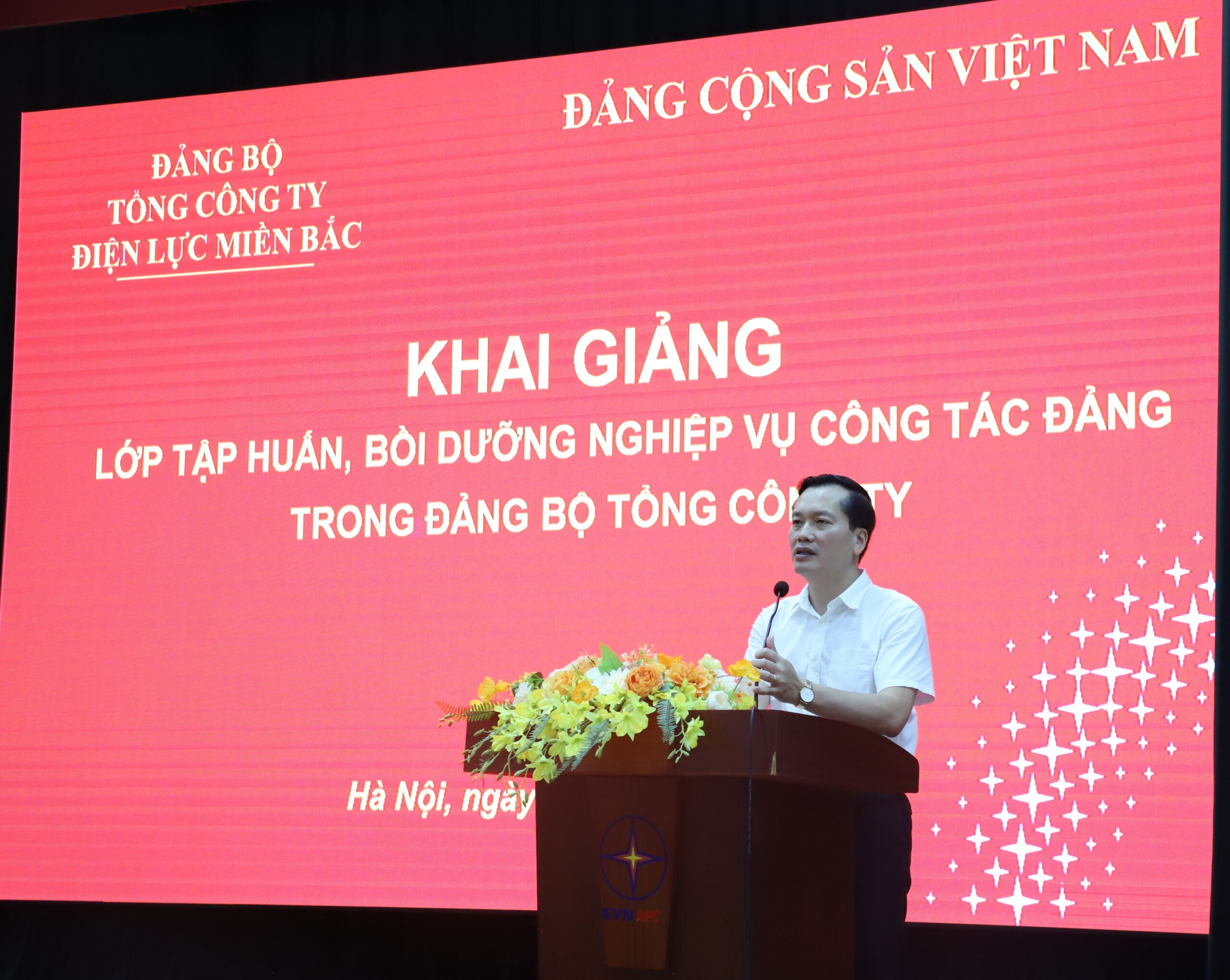 NEPC tổ chức thành công lớp tập huấn, bồi dưỡng nghiệp vụ công tác Đảng trong Đảng bộ EVNNPC