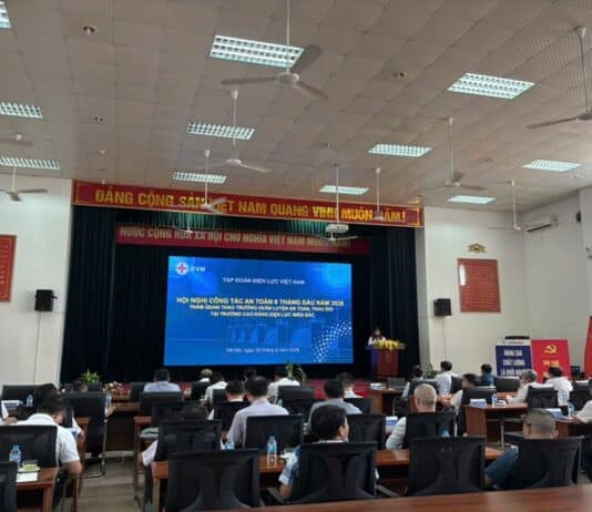 Đoàn công tác EVN khảo sát thực tế Thao trường An toàn điện và nhận diện mối nguy tại NEPC